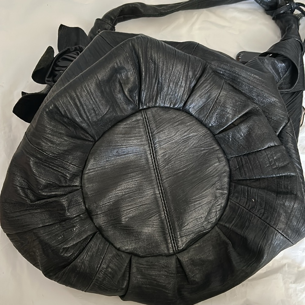 Vince Camuto Handbag & Dust Cover - Picture 5 of 16